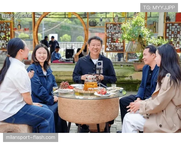 吴向东网吧蹲到了凌晨三点?这明星面子哪去了啊! 吴向东网吧蹲到了凌晨三点?这明星面子哪去了啊!